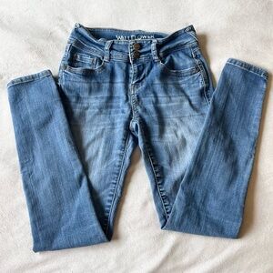 Wallflower Women's Light Blue Skinny Jeans